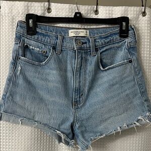 Abercrombie & Fitch The Mom Short High Rise 26 2